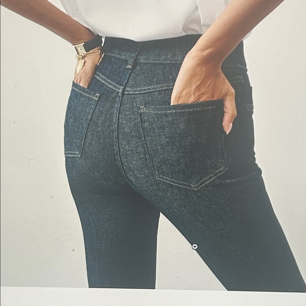 SPANXshape EverWear  Blue Women's Flair Leg Jeans Gorgeous Size -Medium - Picture 6 of 15
